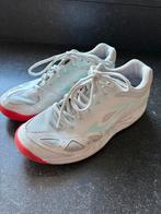 Als nieuw indoor schoenen Mizuno korfbal hockey gym wit 39, Sport en Fitness, Korfbal, Ophalen of Verzenden, Zo goed als nieuw