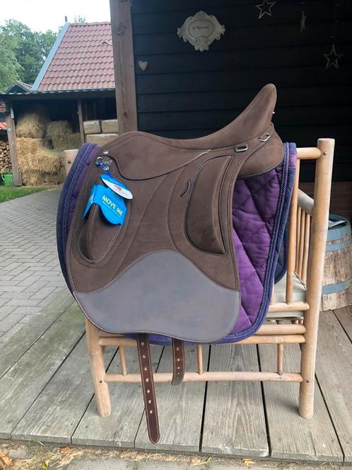 Splinternieuwe Wintec WIDE endurancezadel, BRUIN, 17 inch., Dieren en Toebehoren, Paarden en Pony's | Zadels, Nieuw, Dressuur