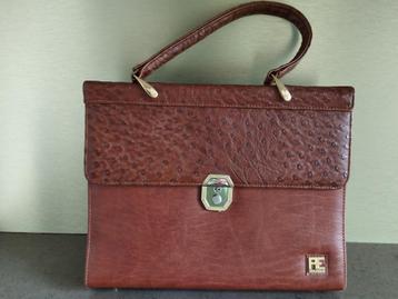 mooie cognackleurige damestas beschikbaar voor biedingen