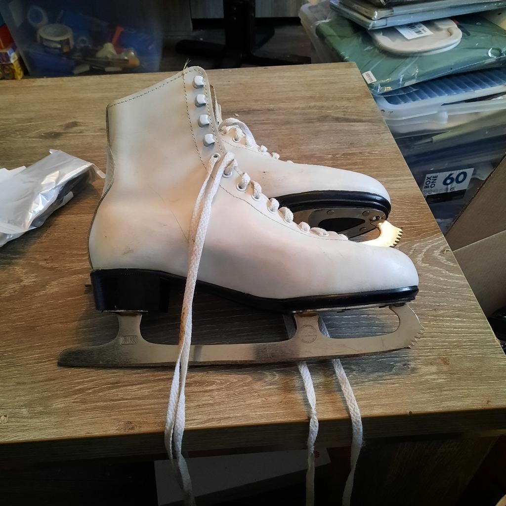 Kunstschaatsen Maat 41 - Prima Staat, Sport en Fitness, Schaatsen, Ophalen of Verzenden, Gebruikt, Kunstschaatsen, Overige merken