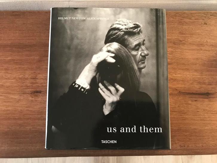 TASCHEN Helmut Newton Us and them Hardcover, Boeken, Kunst en Cultuur | Fotografie en Design, Zo goed als nieuw, Fotografen, Ophalen of Verzenden