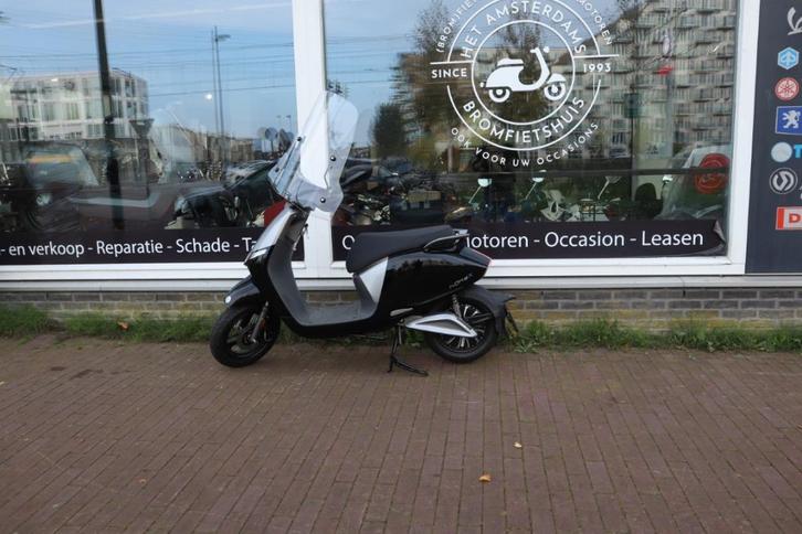 Mooie Kymco Ionix 45km  E-Scooter 2025, Fietsen en Brommers, Scooters | Kymco, Zo goed als nieuw, Overige modellen, Maximaal 45 km/u
