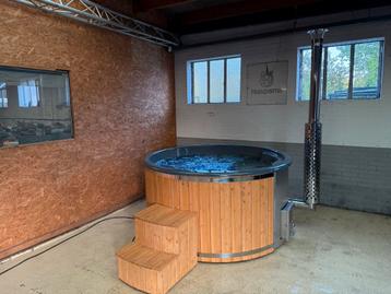 Hottub Nieuwe met alle opties compleet!! beschikbaar voor biedingen