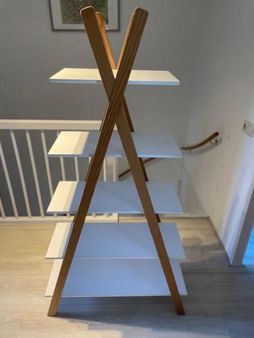Mooie kast voor een kinderkamer! beschikbaar voor biedingen