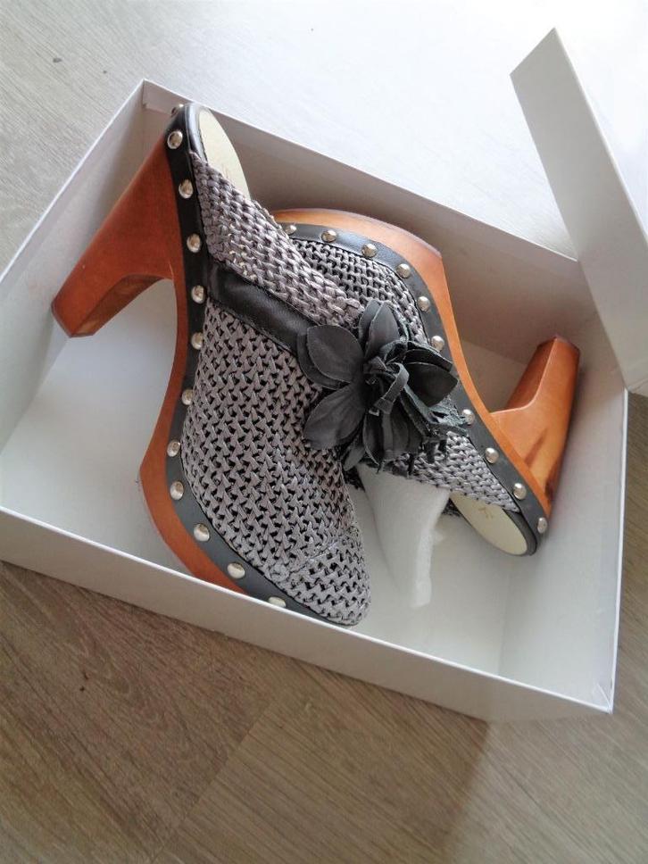 Supertrash klomp sandalen, maat 39 Nieuw, Kleding | Dames, Schoenen, Nieuw, Schoenen met hoge hakken, Ophalen of Verzenden