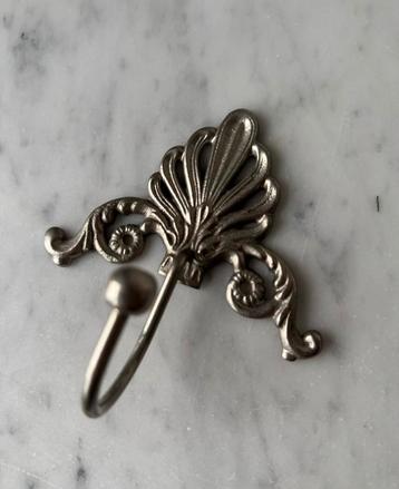 Vintage chromen rococo wandhaak kapstokhaak beschikbaar voor biedingen