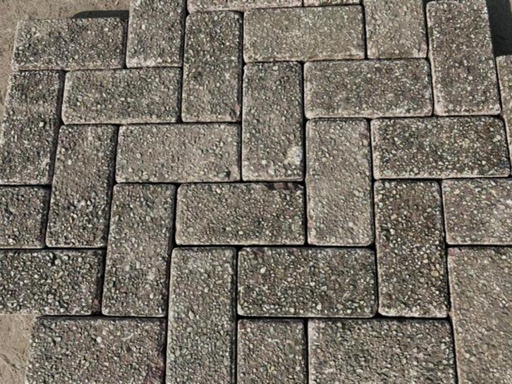 Betonklinkers gebruikt grijs, BSS, BKK, Restpartij 8,4m², Tuin en Terras, Tegels en Klinkers, Gebruikt, Klinkers, Beton, Ophalen of Verzenden