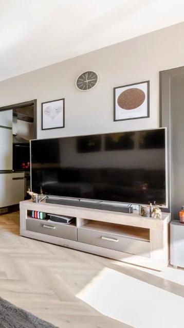 Tv meubel beschikbaar voor biedingen