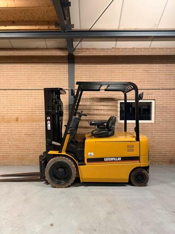 Heftruck caterpillar 3 ton electr triplo met side shift beschikbaar voor biedingen