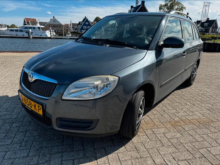 Skoda Fabia 1.2 51KW Combi 2010 Grijs, Auto's, Skoda, Particulier, Fabia, Benzine, Stationwagon, Handgeschakeld, Geïmporteerd