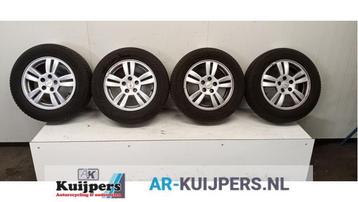 Sportvelgenset + banden van een Chevrolet Aveo beschikbaar voor biedingen