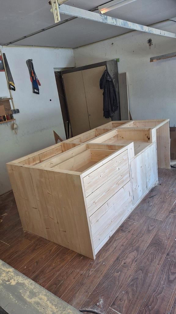 Keukeneiland van terug gedroogd en geschaafd steigerhout, Doe-het-zelf en Verbouw, Kratten en Dozen, Nieuw, Doos, Minder dan 35 cm