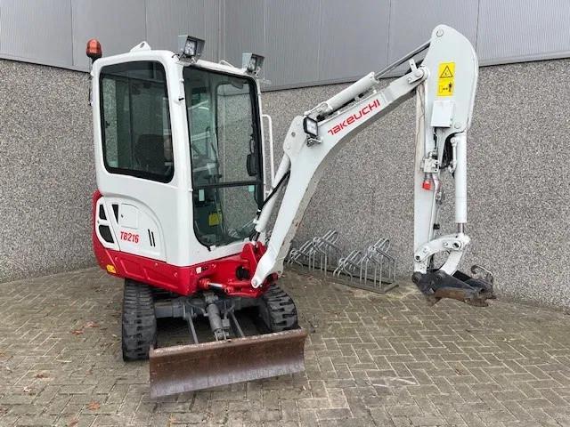 Takeuchi TB216 - TB 216 (bj 2021), Zakelijke goederen, Machines en Bouw | Kranen en Graafmachines, Graafmachine
