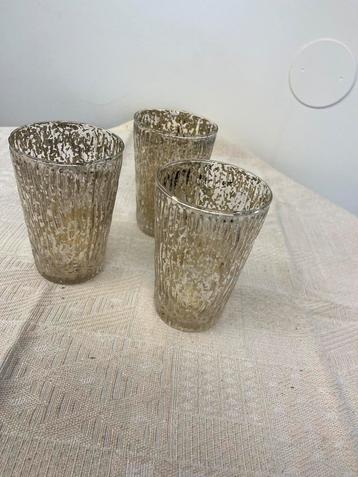 Set van 3 decoratieve kaarsenhouders beschikbaar voor biedingen