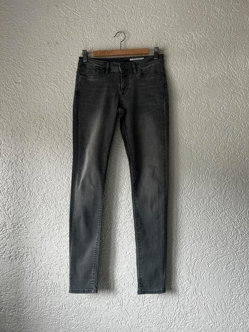 Skinny jeans EDC by Esprit (26/32), Kleding | Dames, Spijkerbroeken en Jeans, Zo goed als nieuw, W27 (confectie 34) of kleiner
