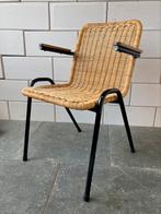 Vintage rieten stoeltje met buizenframe en leuning, Huis en Inrichting, Stoelen, Riet of Rotan, Gebruikt, Eén, Ophalen