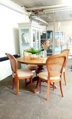 Vintage Ronde Eettafel met 4 stoelen, Huis en Inrichting, Tafels | Eettafels, 100 tot 150 cm, 100 tot 150 cm, Rond, Ophalen of Verzenden