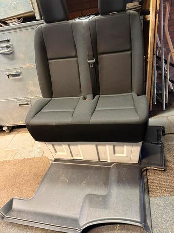 Brijrijdersbank met vloermat voor mercedes sprinter 907 beschikbaar voor biedingen