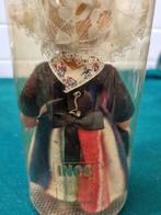 Pop kledendracht vintage plastic, Verzamelen, Poppen, Ophalen of Verzenden, 'T Olde Gre-j, Info@toldegrej.nl, Endepoelstraat 20f Didam