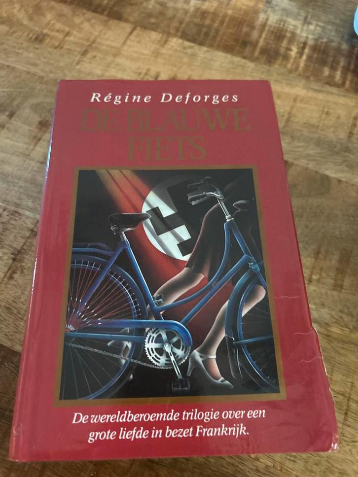 De Blauwe Fiets - Régine Deforges, Boeken, Literatuur, Gelezen, Nederland, Ophalen of Verzenden
