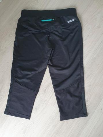 Nieuwe sportbroek maat M beschikbaar voor biedingen