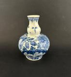 Delfts blauw handbeschilderde vaasje Arnhem, Antiek en Kunst, Ophalen of Verzenden