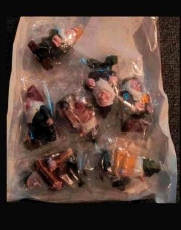De zeven dwergen miniatuurtjes. Nieuw    beschikbaar voor biedingen