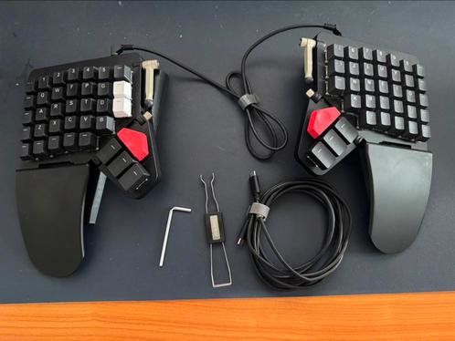 ZSA Moonlander with accessories, Computers en Software, Toetsenborden, Zo goed als nieuw, Qwerty, Bedraad, Ergonomisch, Ophalen of Verzenden