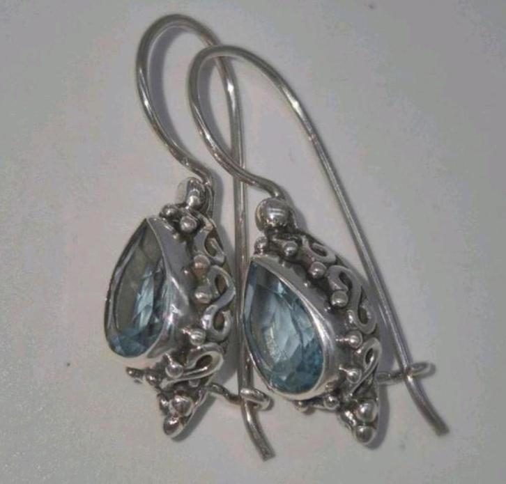 Zilveren oorbellen met blauw topaas, Sieraden, Tassen en Uiterlijk, Oorbellen, Zo goed als nieuw, Zilver, Blauw, Verzenden
