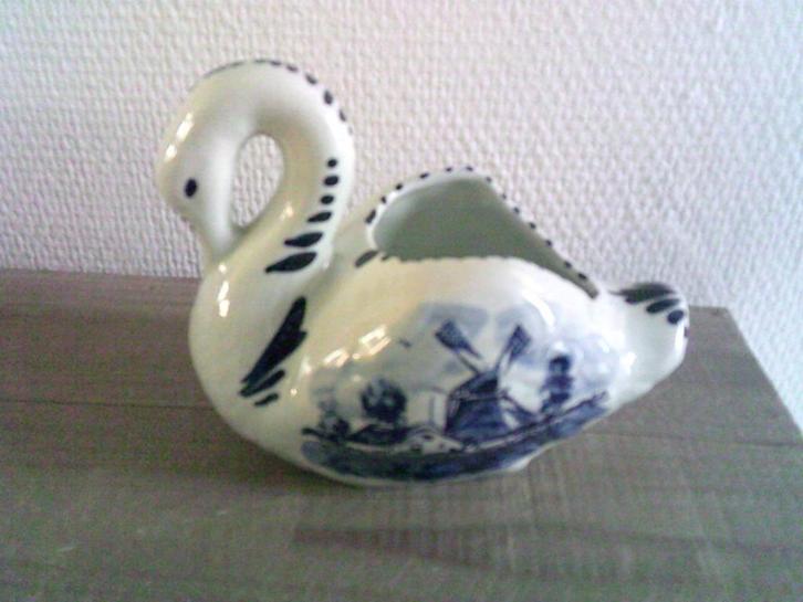 Vintage delfts blauwe zwanen bloempot handpainted, Antiek en Kunst, Curiosa en Brocante, Ophalen of Verzenden