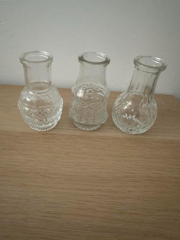 3 Kleine Vintage Vaasjes - Glas, Huis en Inrichting, Woonaccessoires | Vazen, Zo goed als nieuw, Overige kleuren, Minder dan 50 cm