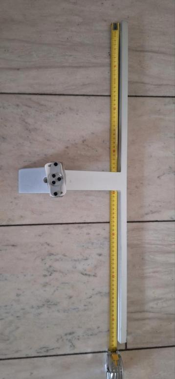 Philips tv standaard (x37t8409) inclusief schroefjes. beschikbaar voor biedingen