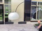 Retro booglamp, Huis en Inrichting, Lampen | Wandlampen, Ophalen, Gebruikt, Metaal, Kunststof witte kap met metalen draaistang