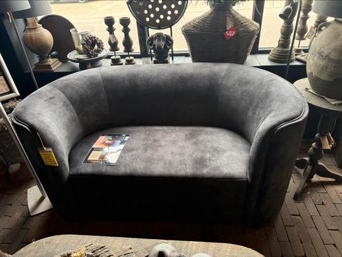 Urbansofa bank showmodel nu 645 stof donker grijs maat 177, Huis en Inrichting, Banken | Sofa's en Chaises Longues, Nieuw, Stof