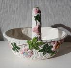 Majolika keramieken mand met bloemen-handgemaakt, Antiek en Kunst, Antiek | Keramiek en Aardewerk, Ophalen of Verzenden
