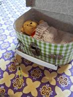 Pooh beer knuffeltje in koffertje van karton, Ophalen of Verzenden, Nieuw, Stoffen beer, Overige merken