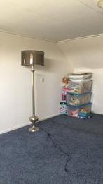 Staande lamp verzilvere voet met kap., Huis en Inrichting, Overige materialen, Classiek., Ophalen of Verzenden, Zo goed als nieuw