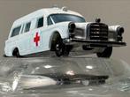 Matchbox nr 3 Mercedes Benz (Binz) Ambulance & box, Matchbox, Zo goed als nieuw, Auto, Verzenden