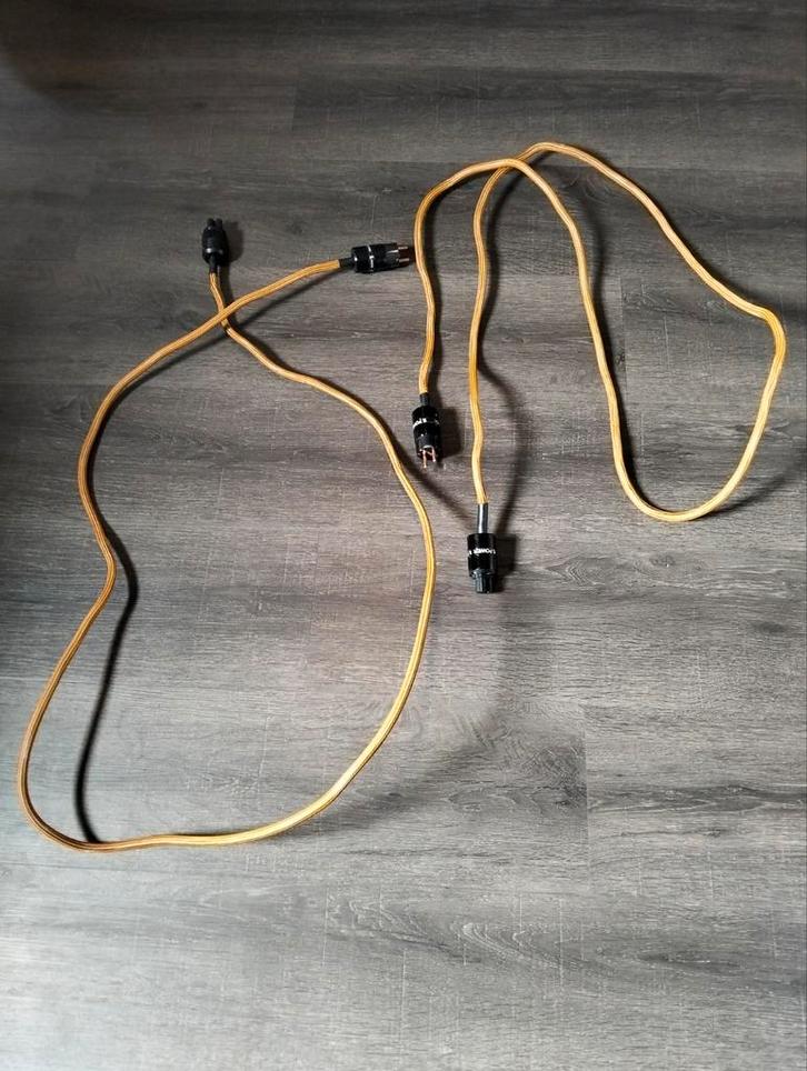 Yeti audio solid core powercable, Audio, Tv en Foto, Audiokabels en Televisiekabels, Zo goed als nieuw, Overige kabels, Minder dan 2 meter