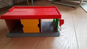 Speelgoed garage / tankstation Ikea beschikbaar voor biedingen