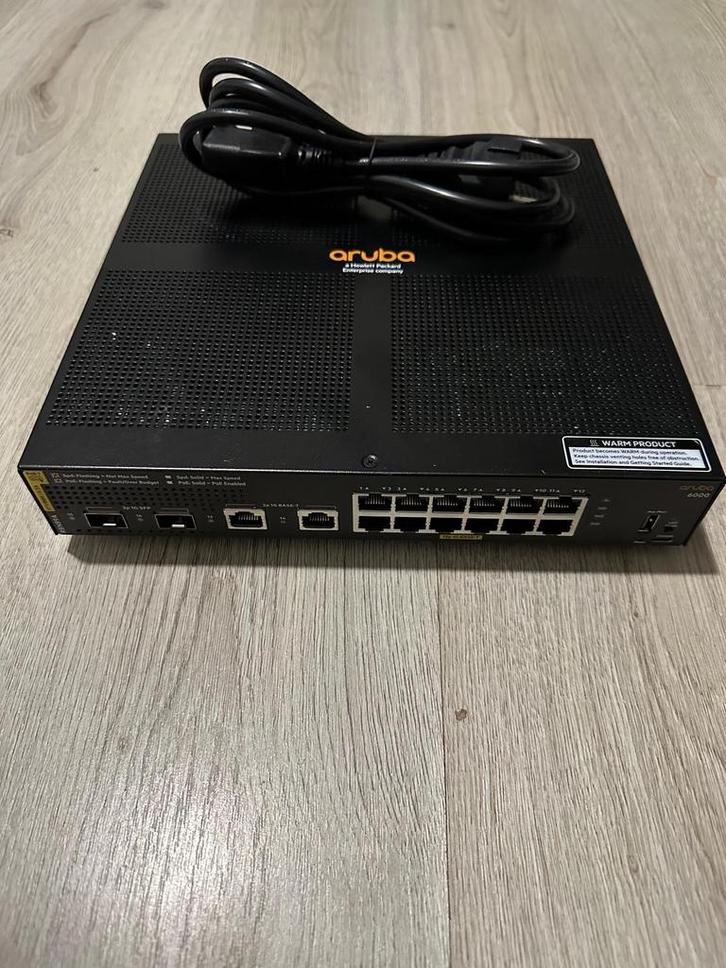 Aruba 6000 Switch - Zo goed als nieuw!, Computers en Software, Netwerk switches, Zo goed als nieuw, Ophalen of Verzenden