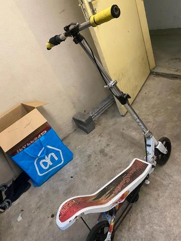 Space scooter
 15 euro!!! beschikbaar voor biedingen