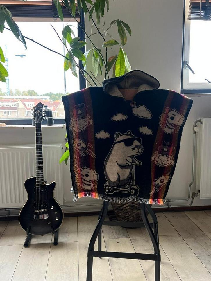 Unieke Capibara Poncho kindermaat, Kinderen en Baby's, Kinderkleding | Overige, Zo goed als nieuw, Jongen of Meisje, Ophalen of Verzenden