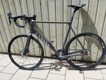 Canyon Ultimate CF SL Disc 8.0 beschikbaar voor biedingen