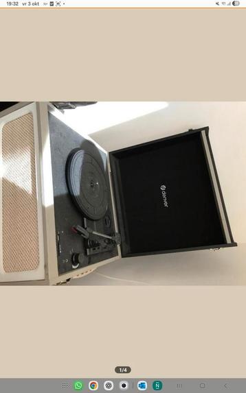 Platenspeler met USB, Bluetooth & Ingebouwde Speakers beschikbaar voor biedingen