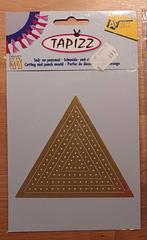 Tapizz Snij- en Ponsmal - Nellie's choice - Driehoek, Hobby en Vrije tijd, Kaarten | Zelf maken, Ophalen of Verzenden, Nieuw, Overige thema's