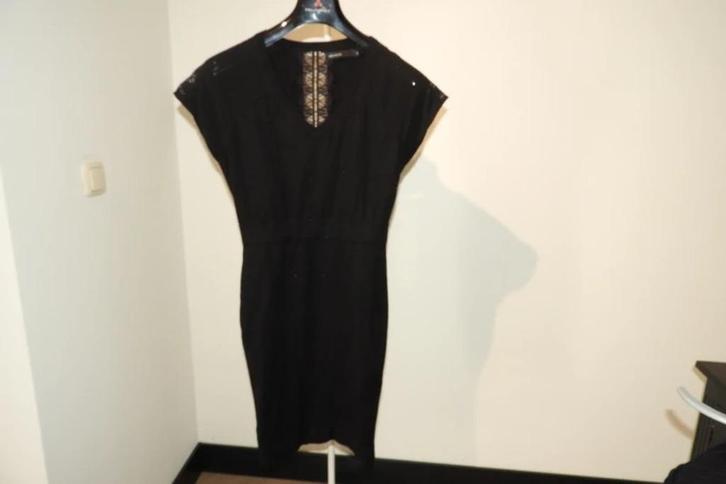 Karen Millen gebreide jurk zwart open sier kant op de rug, Kleding | Dames, Jurken, Gedragen, Maat 38/40 (M), Zwart, Knielengte