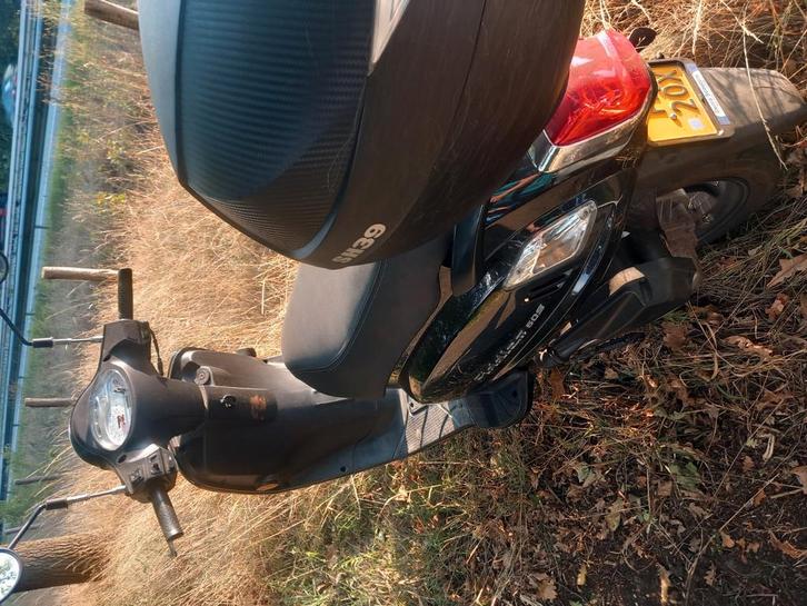 Sym fiddle 2, Fietsen en Brommers, Scooters | Overige merken, Zo goed als nieuw, Benzine, Ophalen