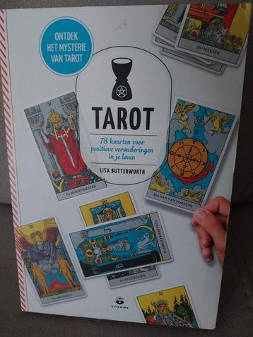 Tarot Boek - Lisa Butterworth beschikbaar voor biedingen