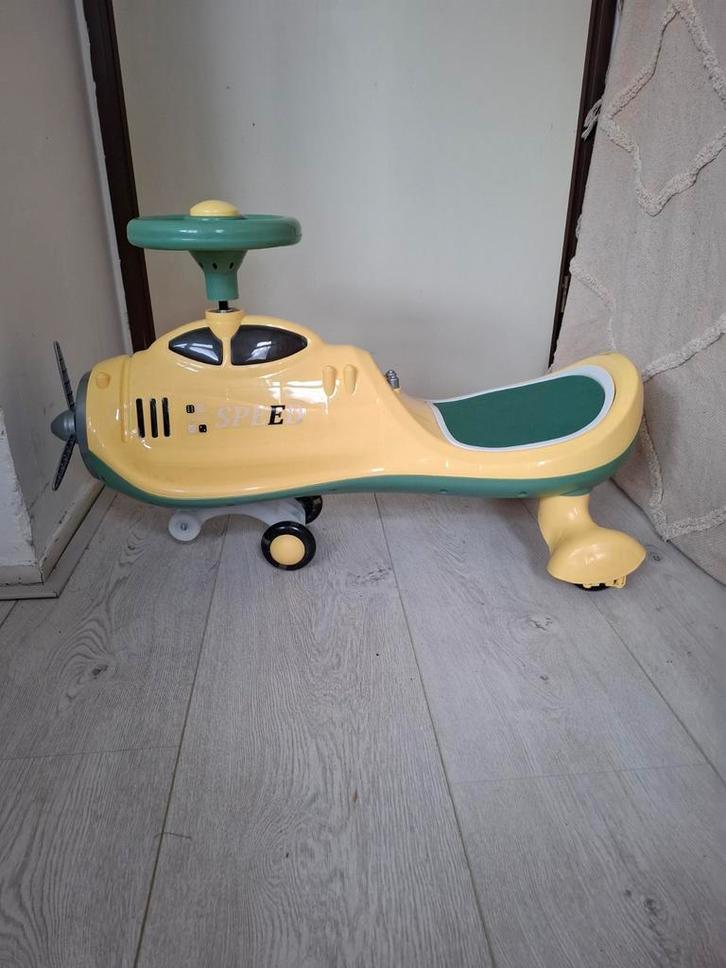 Loopfiets vliegtuig geel/groen, Kinderen en Baby's, Speelgoed | Buiten | Voertuigen en Loopfietsen, Nieuw, Loopvoertuig, Ophalen of Verzenden